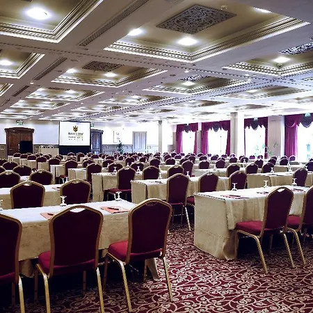 Hotel Red Cow Moran 4*
