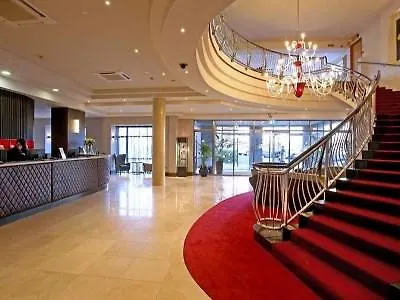 Red Cow Moran Hotel