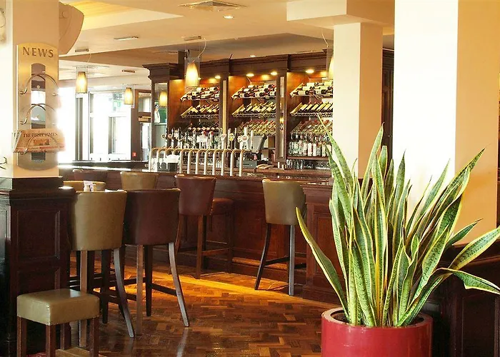 Red Cow Moran Отель 4*