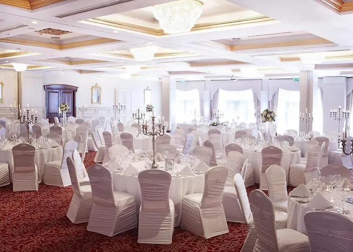 Red Cow Moran Отель 4*