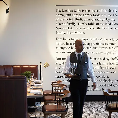 Hotell Red Cow Moran 4*