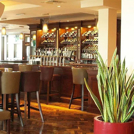 Red Cow Moran Hotell 4*