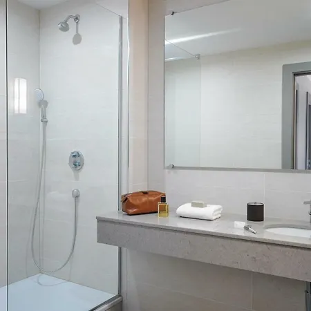 Otel Red Cow Moran 4*