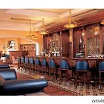 Red Cow Moran Hotel 4*