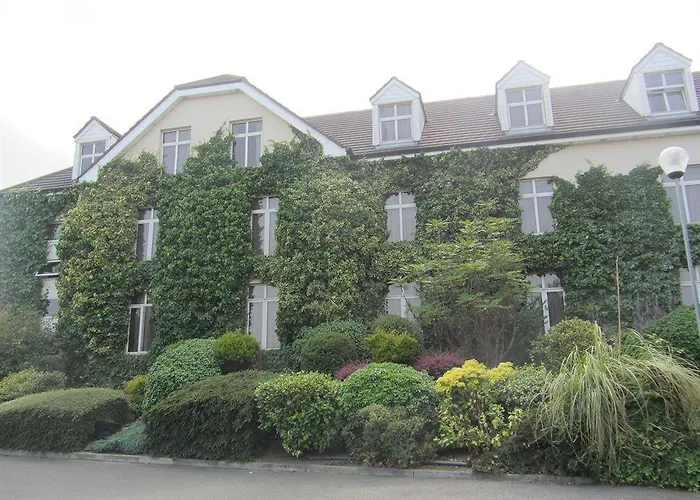 Red Cow Moran Hotel 4*